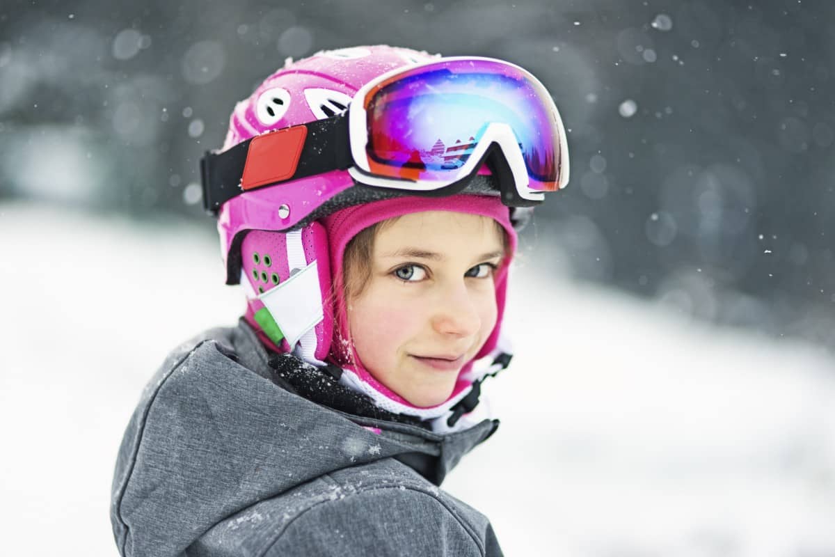 how to clean ski goggles featured