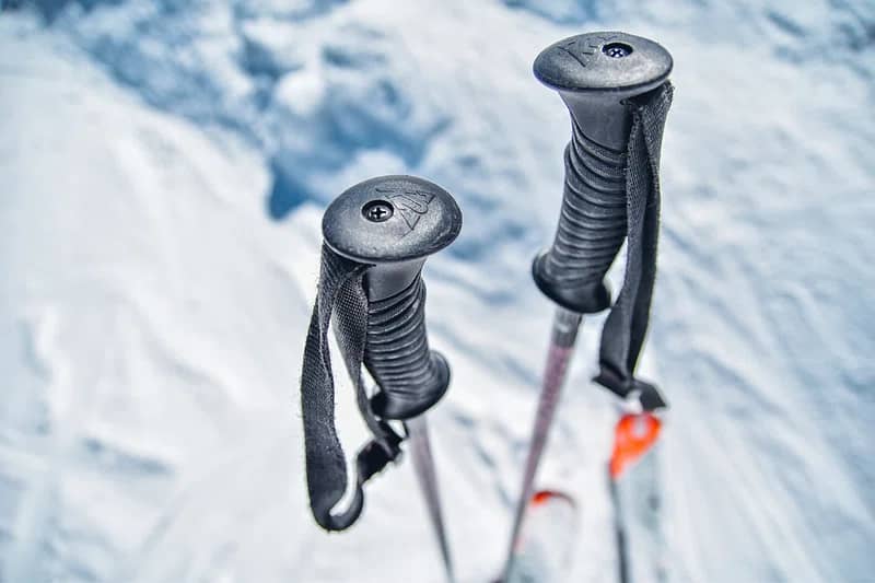 how to use ski poles featured